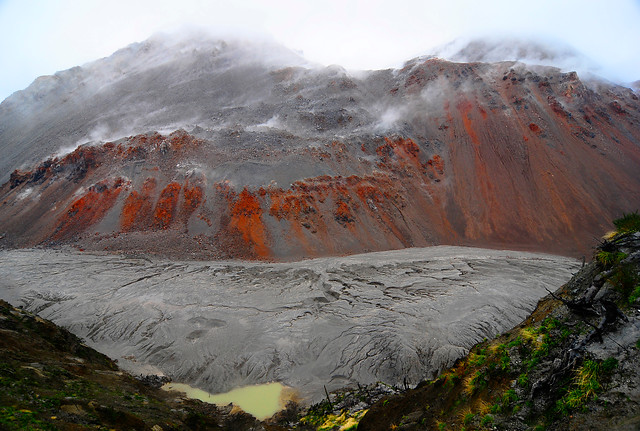 Por aumento de actividad declaran Alerta Amarilla a volcán Chaitén