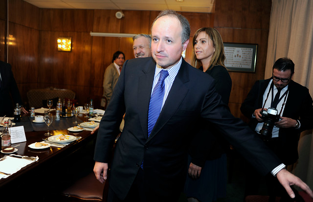 Con primarias regionales se elegirá reemplazante del ministro Insunza en el Congreso