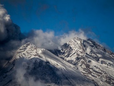 Sernageomin cambia nivel de alerta tras descenso de actividad del volcán Calbuco