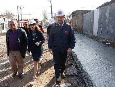 Presentan política de mejoramiento de veredas en 47 comunas de la Capital