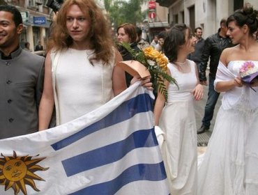 Para fomentar el turismo Uruguay quiere eliminar trámites en matrimonio gay