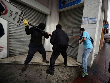 Incidentes durante marcha en Valparaíso dejan varios detenidos y un herido