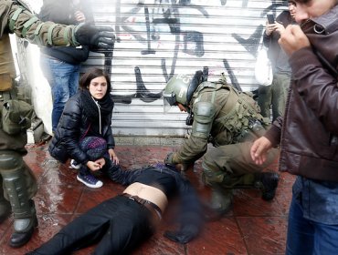 Madre de joven lesionado en la marcha: “Fue un exceso de violencia policial”