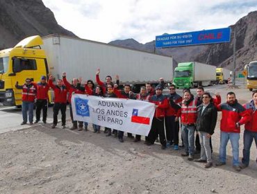 Desalojan a funcionarios de Aduana en Valparaíso