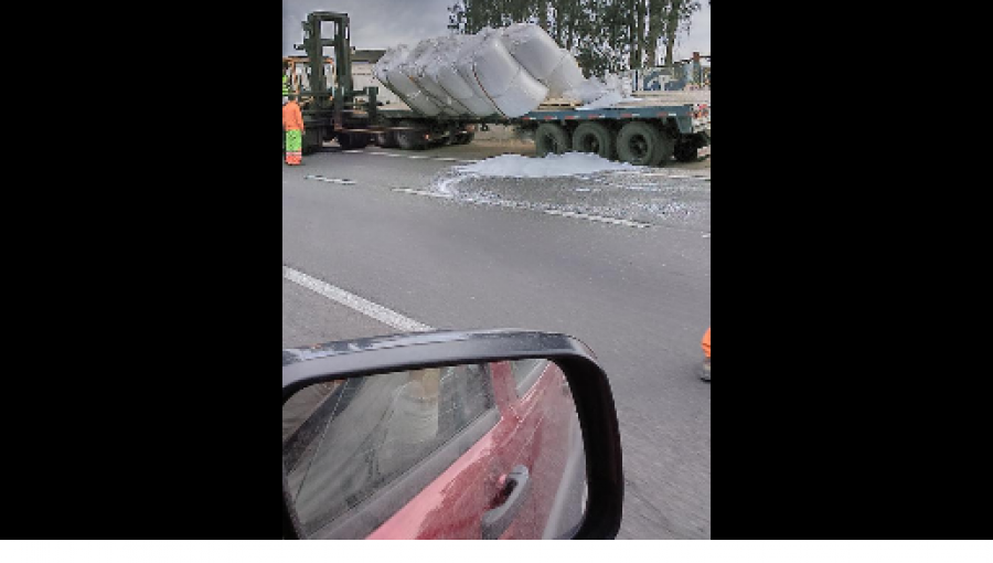 Caída de carga de un camión genera gran congestión en Ruta 68