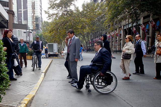 Diputados piden encuestas periódicas sobre personas con discapacidades