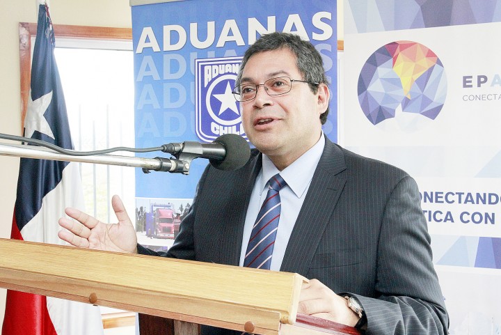 Diputados DC pidieron la salida de director nacional de aduanas