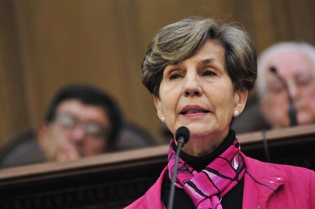 Isabel Allende afirma que todos "han torcido un poco la nariz a la ley" respecto a precampañas