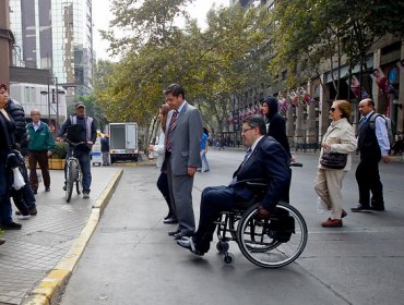 Diputados piden encuestas periódicas sobre personas con discapacidades