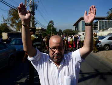 Líder del Movilh recibe "Premio a la Dignidad Augusto Olivares"