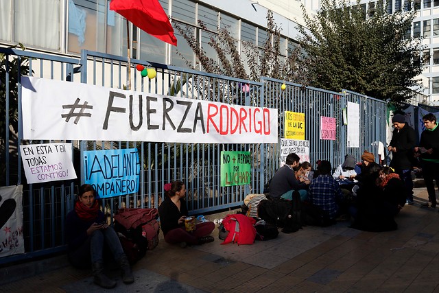 Médicos de Rodrigo Avilés aseguran que lo volvieron a salvar de la muerte tras deterioro