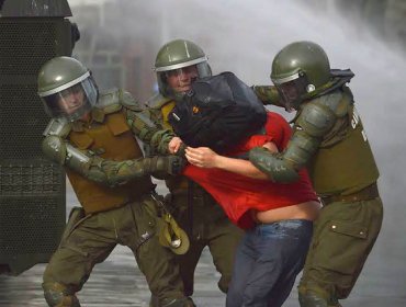 Raúl Saldívar critica el accionar de Carabineros durante marcha del 21 de mayo