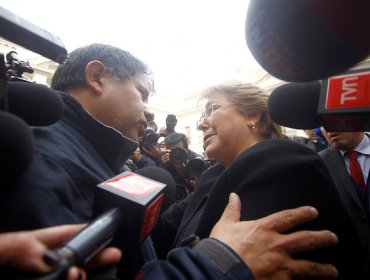 Presidenta Bachelet se encuentra con padre de Rodrigo Avilés