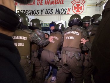 Desalojan y detienen a trabajadores de la salud del Hospital de Concepción