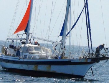 Marina peruana rescata a tripulantes de un velero holandés en Océano Pacifico