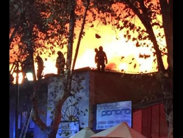 Incendio consume cuatro locales en el barrio Bellavista