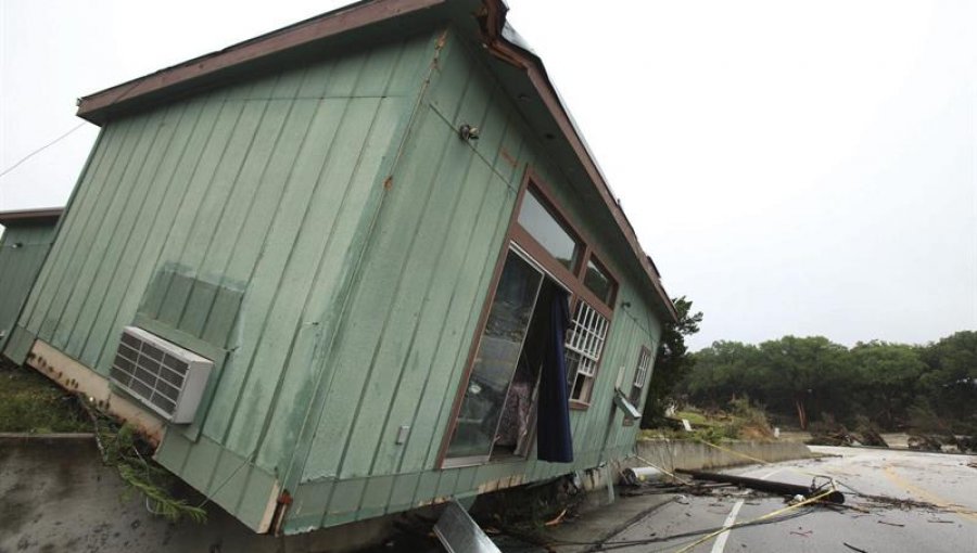 Tormentas al sur de EE.UU. dejan diez muertos y decenas de desaparecidos