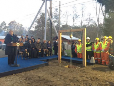 Presidenta dio inicio a obras de pavimentación de la ruta Choshuenco-Puerto Fuy