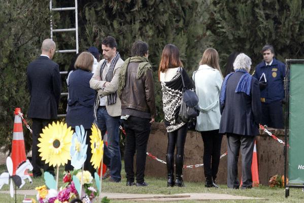 Familia presenció la exhumación de los restos del cantante Gervasio