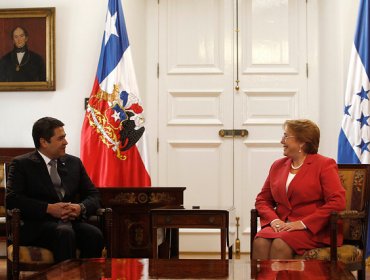 Presidenta realiza declaración conjunta con Mandatario de Honduras