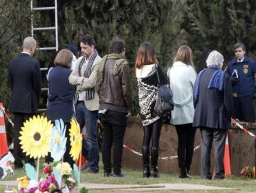 Familia presenció la exhumación de los restos del cantante Gervasio