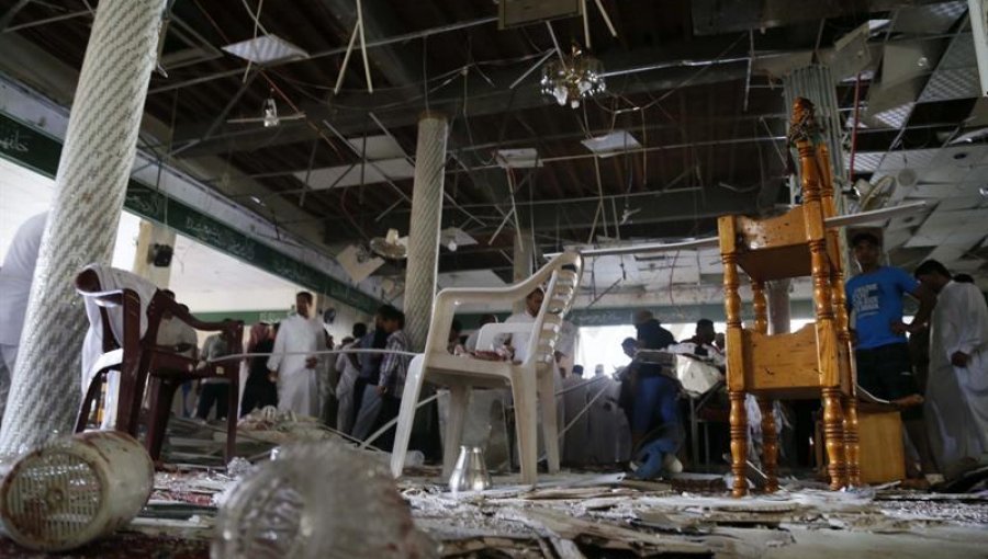 Estado Islámico asume autoría de ataque suicida contra mezquita en Arabia Saudí