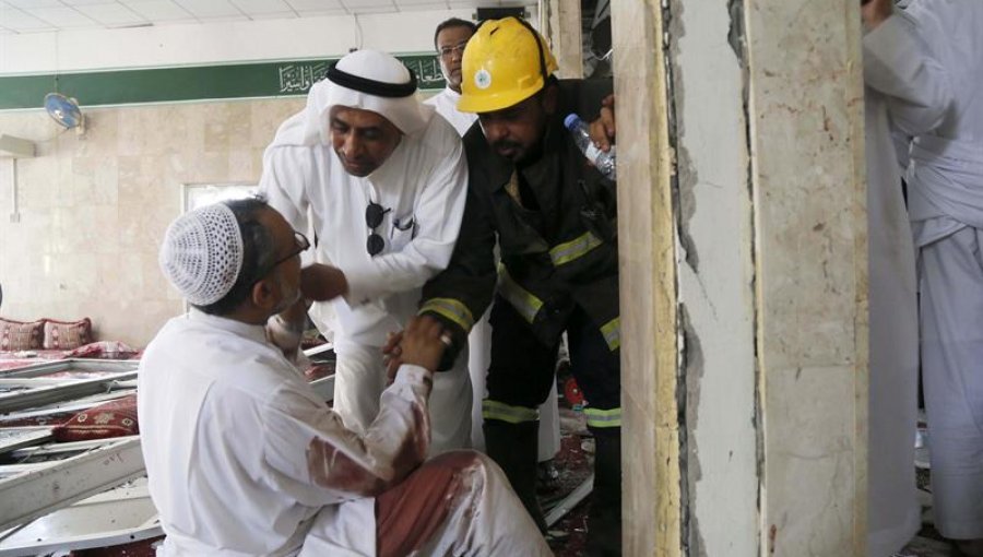 Al menos cuatro muertos en un ataque suicida contra una mezquita saudí