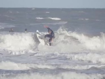 Video: El emocionante gesto del campeón argentino de surf