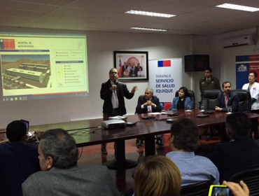 Ministros inspeccionan terrenos del futuro hospital de Alto Hospicio