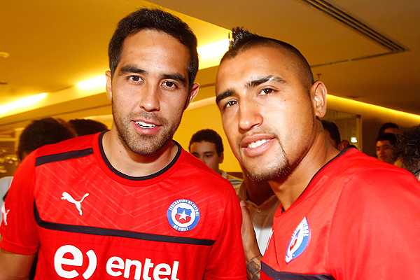Bravo y Vidal llegarán a la final de Champions League en busca del "triplete"