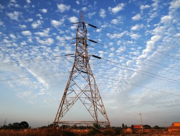 Ataque de las FARC a torre de energía deja sin luz la ciudad de Buenaventura