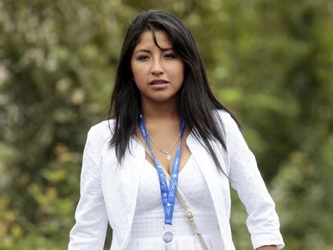 Hija de Evo Morales es molestada por apoyar a Rodrigo Avilés