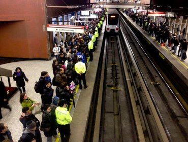 Corte de corriente en línea 5 del Metro provoca retrasos en el sistema