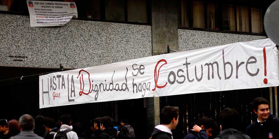 Desalojo Fantasma: Fuerzas especiales llegan a desalojar colegio Darío Salas y alumnos ya no estaban