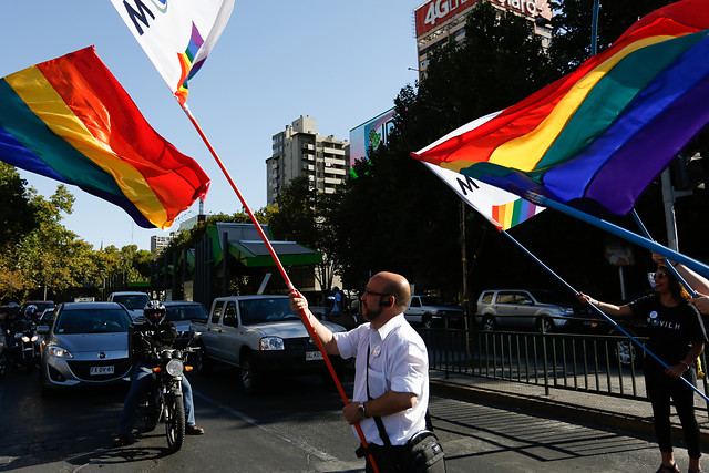 Ministra Rincón rechaza artículo homofóbico del reglamento de Pinturas Tricolor