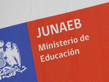 Funcionarios de Junaeb inician paralización de 48 horas