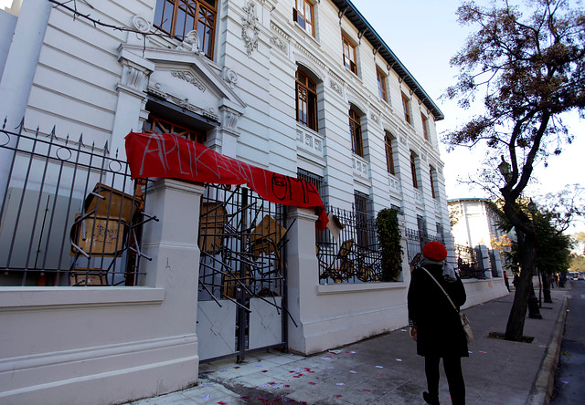 30 detenidos dejó desalojo en liceo de aplicaciones