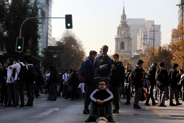 Vecinos, comerciantes y colegios de Alameda insisten en cambiar ruta de marchas