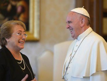 Presidenta Bachelet tras reunión con el Papa: Afirma que la Iglesia será considerada en nueva Constitución