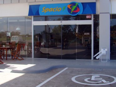 Nuevo robo de caja fuerte en servicentro: Escaparon esparciendo "miguelitos"