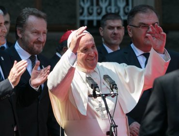 El Papa llegó a Sarajevo portando mensaje de paz