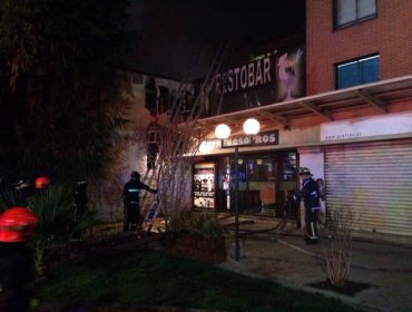 Incendio afecta a dos locales comerciales y una vivienda en Avenida Bellavista