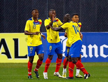 Selección de Ecuador viajó a Chile para afrontar la Copa América 2015