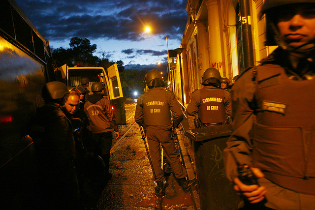 Desalojo de Liceo Cervantes deja a 16 detenidos