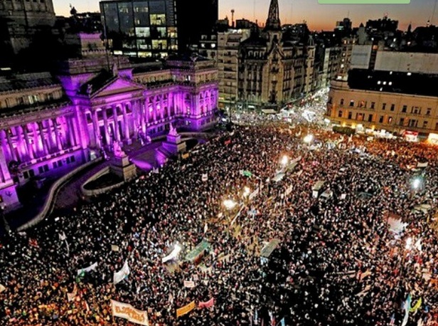 Conoce las maravillosas imágenes que dejó la marcha #NiUnaMenos en más de 80 ciudades en toda Argentina