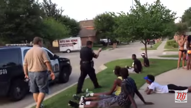 Video: Polémica en Texas por detención de jóvenes