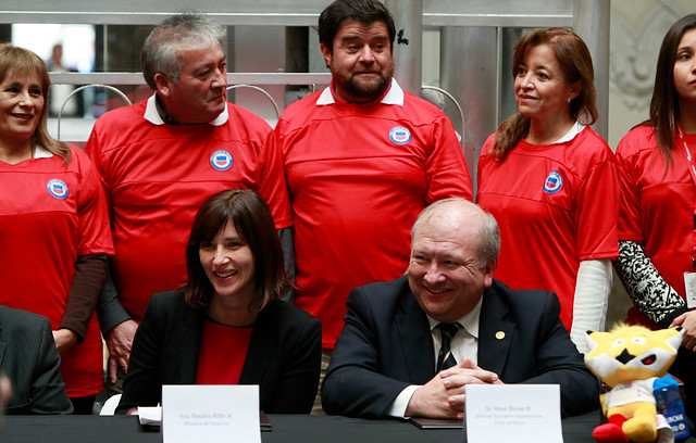 Ministerio del Deporte y CorreosChile lanzan sello para conmemorar la Copa América