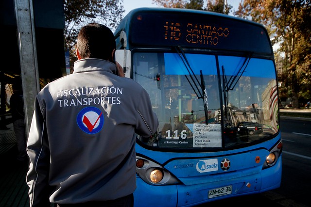 Se refuerzan recorridos del transantiago por huelga legal de trabajadores