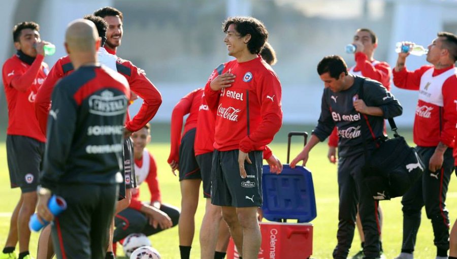 Copa América: La Roja entrena con 20 jugadores y con presencia de Fernández