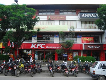 Pizza Hut y KFC cierran locales en Nepal tras terremoto